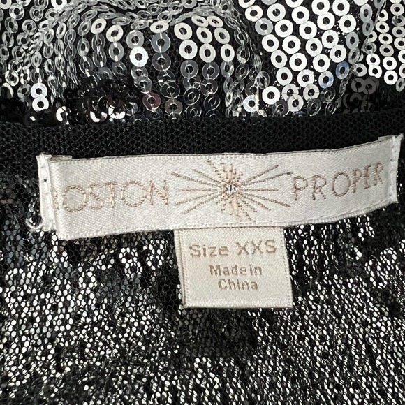 NEW Boston Proper Silver Black Star Sequin Top Blouse Size XXS - Picture 11 of 11